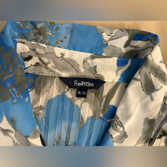 Reitmans Long Blouse - Picture 2 of 3